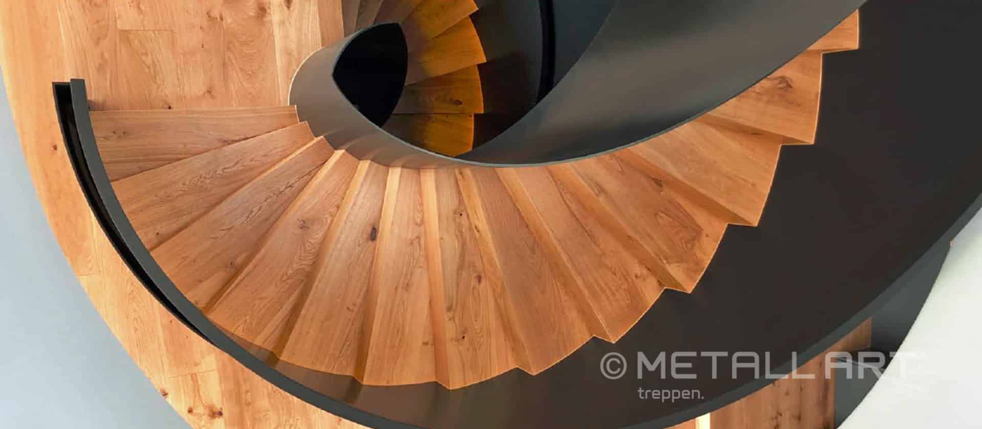 Imponierende Treppe mit skulpturalem Design